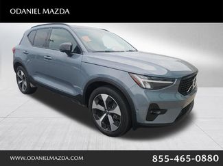 Used 2023 Volvo XC40 B5 Ultimate AWD/4WD video 1