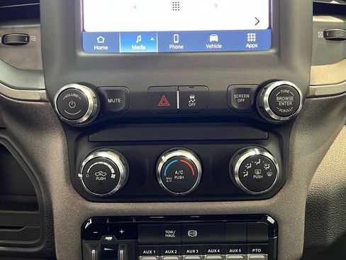 New 2024 RAM 3500 Tradesman AWD/4WD image 22