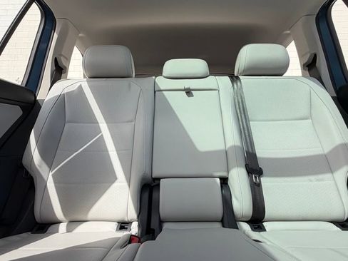 Used 2018 Volkswagen Tiguan SEL image 32