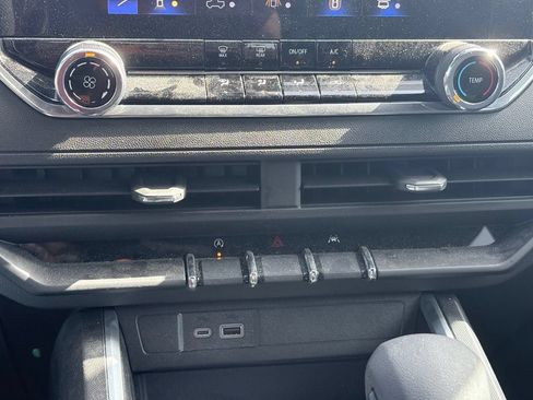 Used 2024 Chevrolet Colorado Trail Boss w/ Technology Package AWD/4WD image 10
