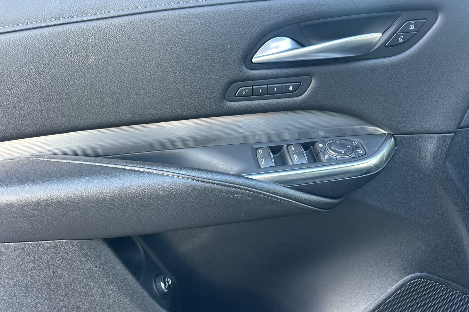 Certified 2025 Cadillac XT4 Premium Luxury FWD image 11