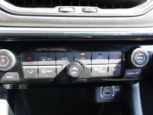 Used 2025 Jeep Compass Trailhawk AWD/4WD image 41