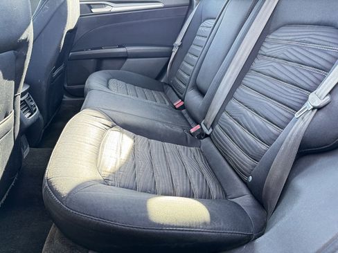 Used 2016 Ford Fusion SE image 6