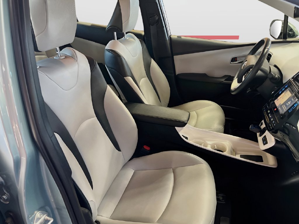 Used 2017 Toyota Prius Four w/ Premium Convenience Package FWD image 28