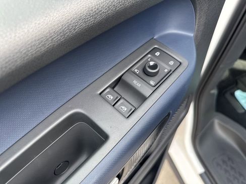 New 2025 Volkswagen ID. Buzz Pro S RWD image 23