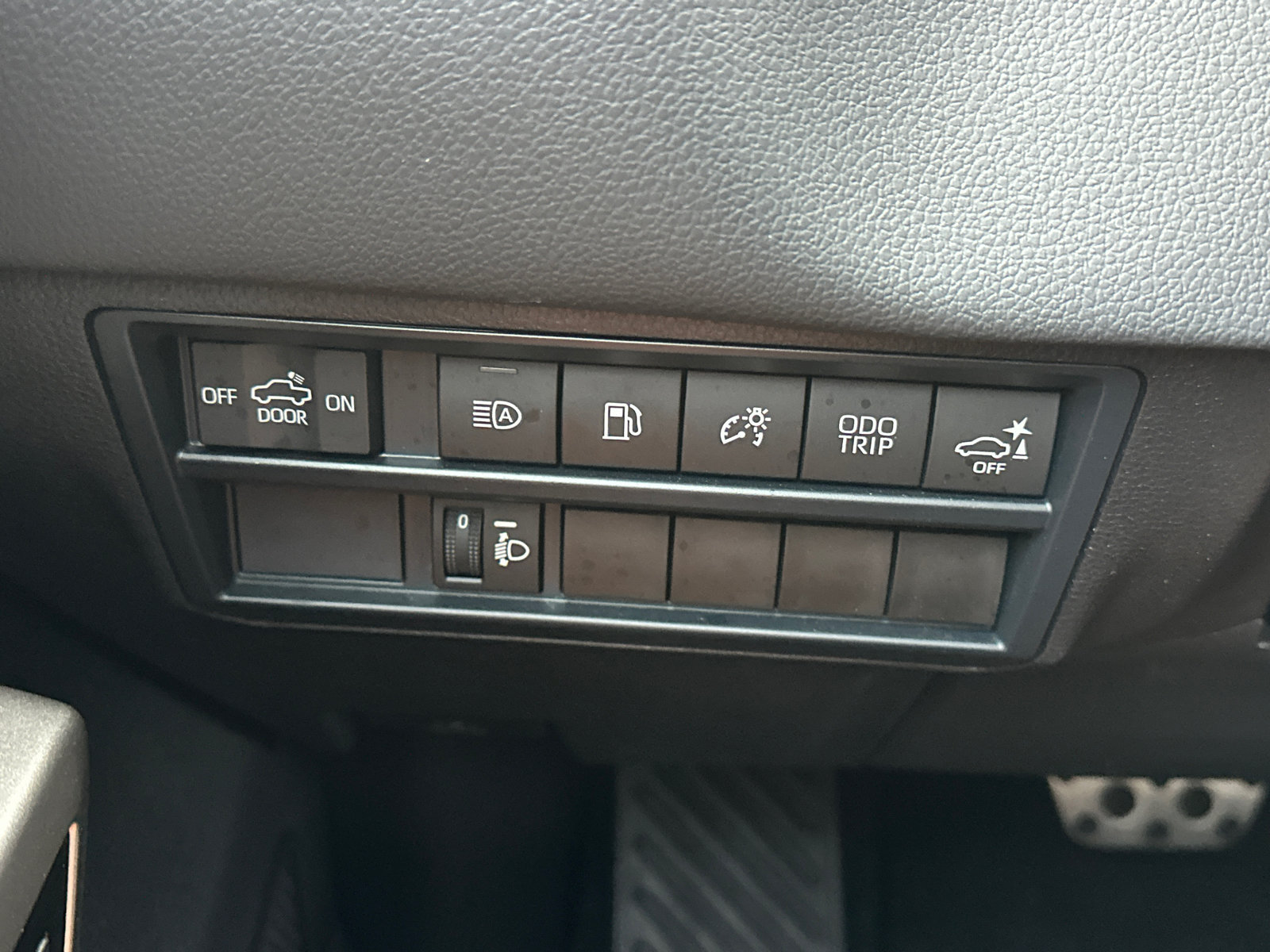 Used 2025 Toyota Tundra Limited w/ TRD Off-Road Package AWD/4WD image 30