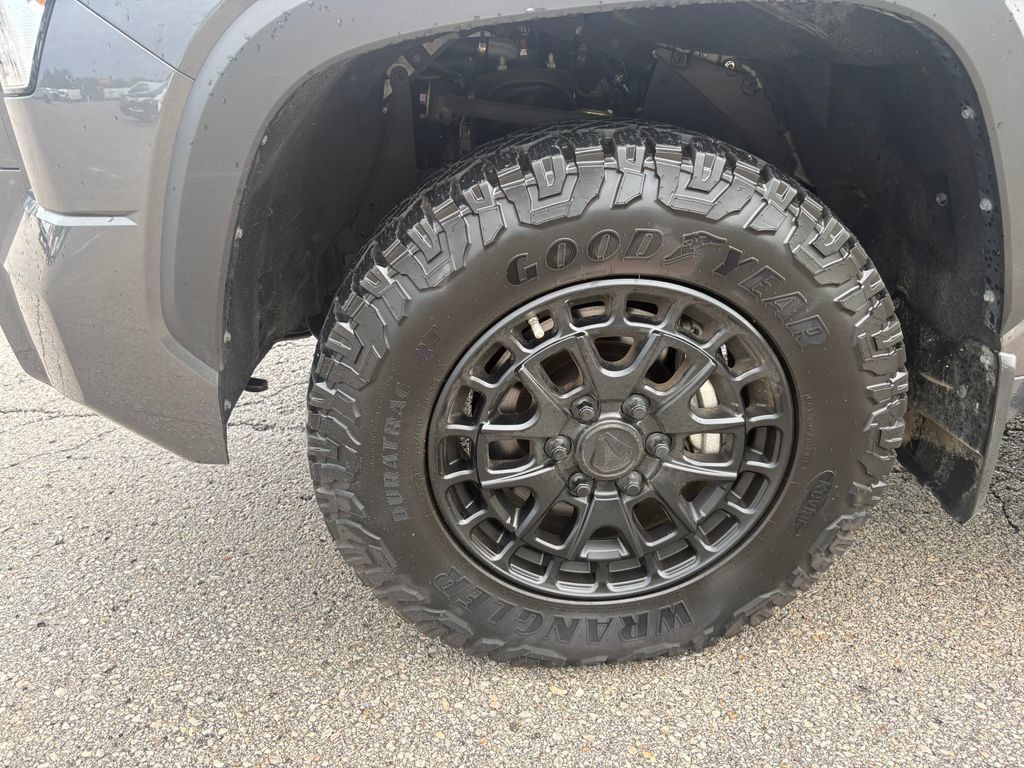 Used 2025 Toyota Tundra SR5 AWD/4WD image 9