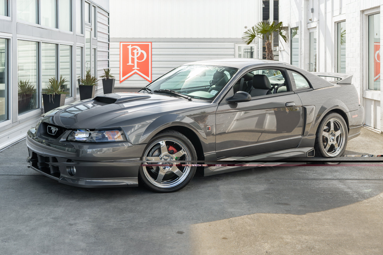Used 2004 Ford Mustang GT RWD image 2