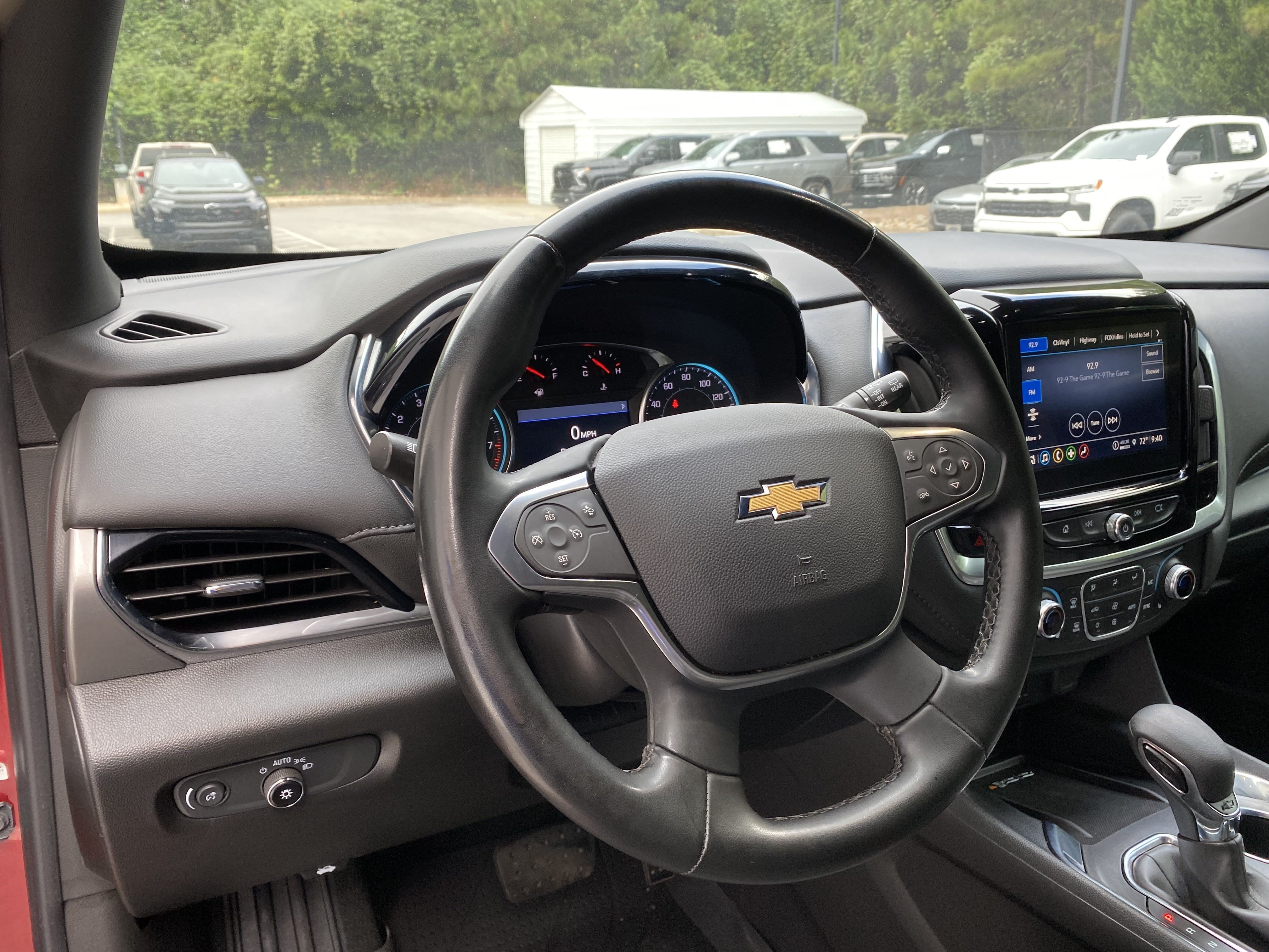 Used 2023 Chevrolet Traverse LT FWD image 17