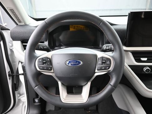 New 2025 Ford Explorer Active w/ Active Comfort Package image 17