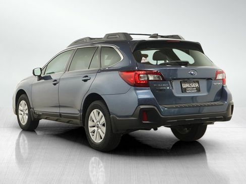 Used 2018 Subaru Outback 2.5i Premium AWD/4WD image 3