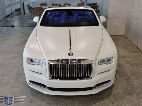 Used 2020 Rolls-Royce Dawn image 13