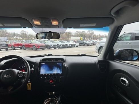 Used 2017 Kia Soul + w/ Designer's Package image 16