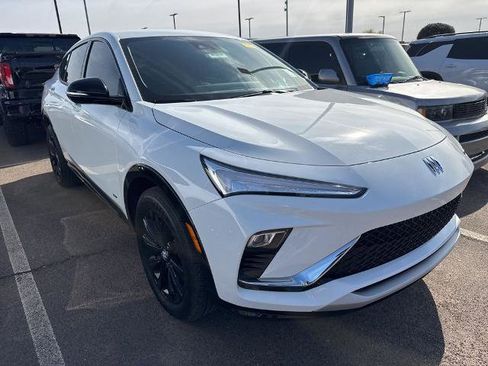 Used 2025 Buick Envista Sport Touring image 2