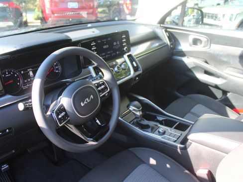 Certified 2023 Kia Sorento LX FWD image 22