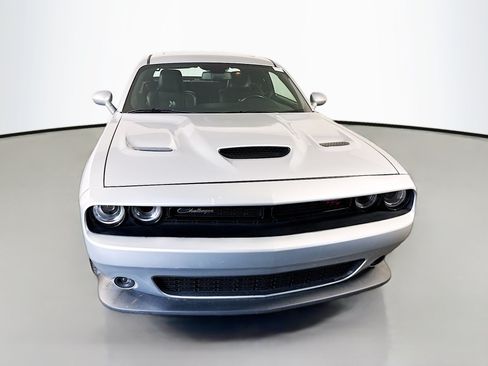 Used 2019 Dodge Challenger R/T Scat Pack w/ Dynamics Package RWD image 2