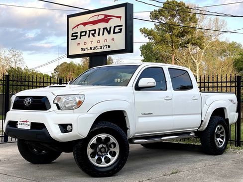Used 2012 Toyota Tacoma 4x4 Double Cab w/ TRD Sport Pkg image 1