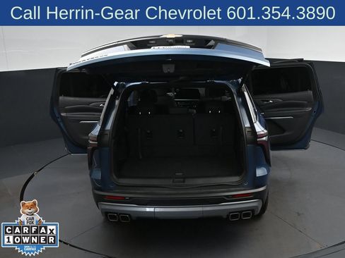 Used 2025 Chevrolet Traverse LT FWD image 48
