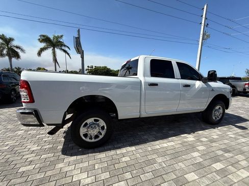 Used 2024 RAM 2500 Tradesman w/ Chrome Appearance Group AWD/4WD image 9