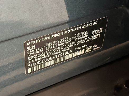 Used 2025 BMW X5 xDrive50e AWD/4WD image 21