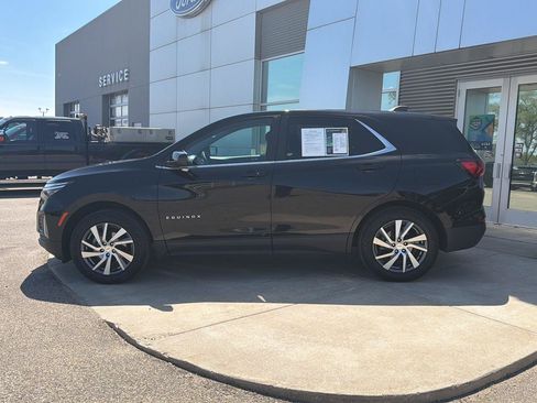 Used 2024 Chevrolet Equinox LT AWD/4WD image 2