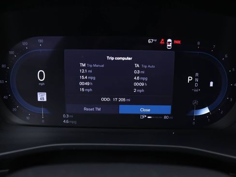 Certified 2024 Volvo XC40 B5 Plus w/ Protection Package Premier image 25