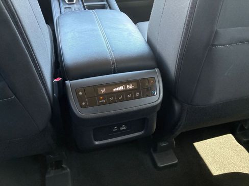 Used 2025 Nissan Pathfinder SV image 24