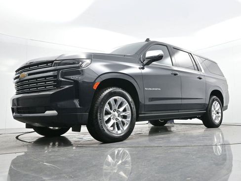 Used 2024 Chevrolet Suburban Premier AWD/4WD image 45