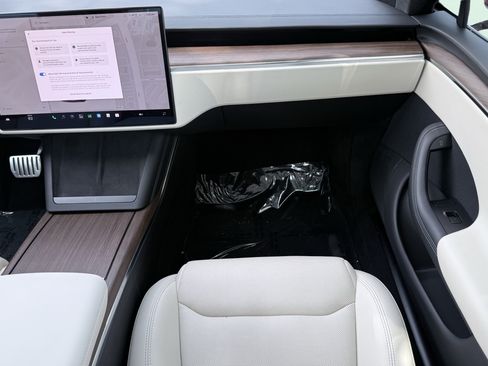 Used 2023 Tesla Model S AWD/4WD image 49