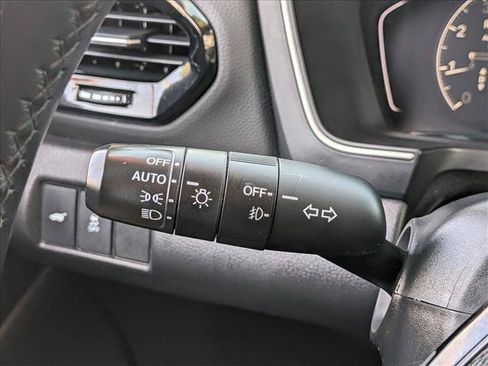 Used 2025 Honda Pilot Touring image 12