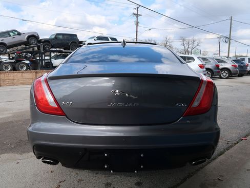 Used 2016 Jaguar XJ Supercharged image 9