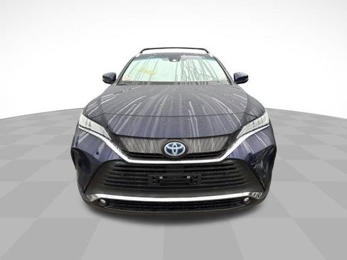 Used 2023 Toyota Venza XLE AWD/4WD image 2