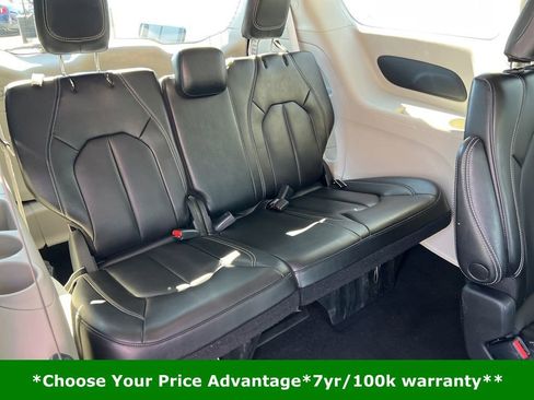 Certified 2023 Chrysler Pacifica Touring-L image 20