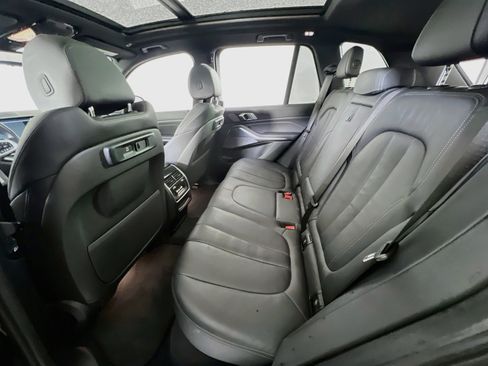 Used 2021 BMW X5 xDrive40i w/ M Sport Package AWD/4WD image 25