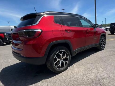Used 2025 Jeep Compass Limited AWD/4WD image 8