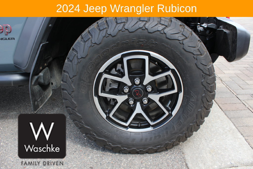 Used 2024 Jeep Wrangler Unlimited Rubicon w/ Convenience Group AWD/4WD image 14