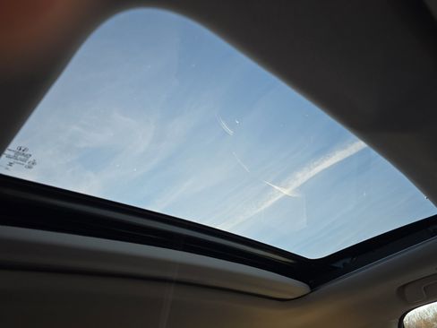 Used 2025 Honda CR-V EX-L image 16