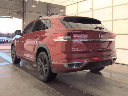 Used 2021 Volkswagen Atlas Cross Sport SE w/ Panoramic Sunroof Package image 9