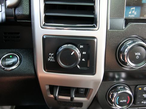 Used 2019 Ford F250 Lariat w/ Lariat Ultimate Package AWD/4WD image 35