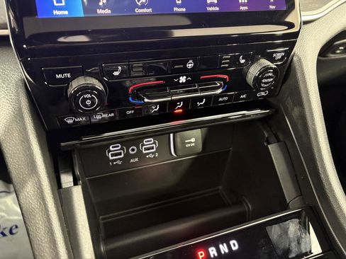 New 2025 Jeep Grand Cherokee Limited image 12