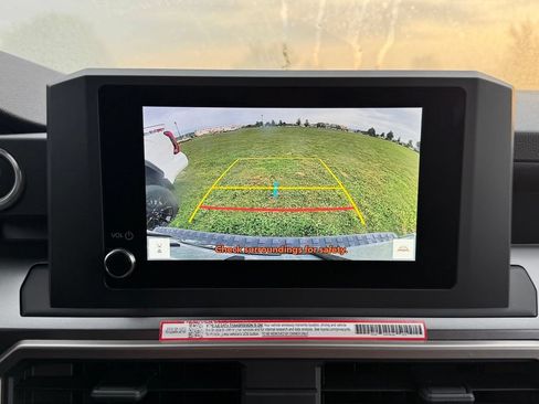 Used 2025 Toyota 4Runner SR5 AWD/4WD image 3