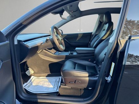 Used 2021 Tesla Model Y Performance image 9