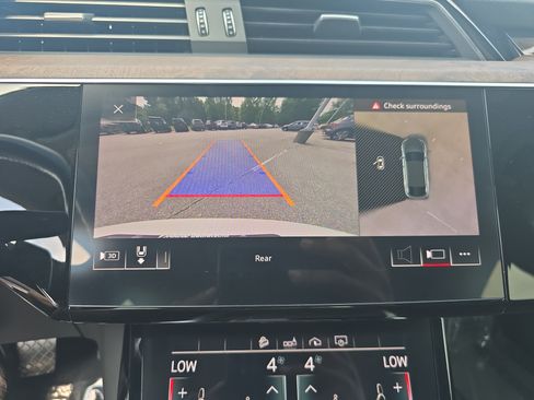 Used 2020 Audi e-tron Premium Plus AWD/4WD image 20
