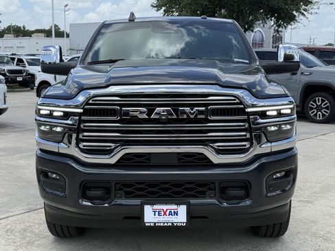 Used 2025 RAM 2500 Laramie AWD/4WD image 11