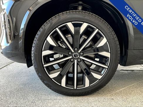 Certified 2025 Volvo XC90 B6 Plus image 11