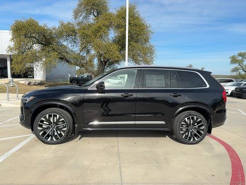 New 2026 Volvo XC90 T8 Plus w/ Protection Package Premier image 3