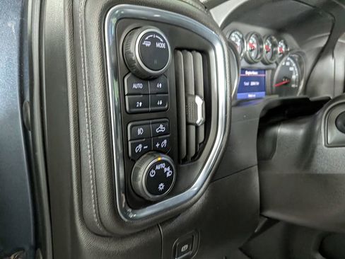 Used 2021 Chevrolet Silverado 1500 LT Trail Boss image 18