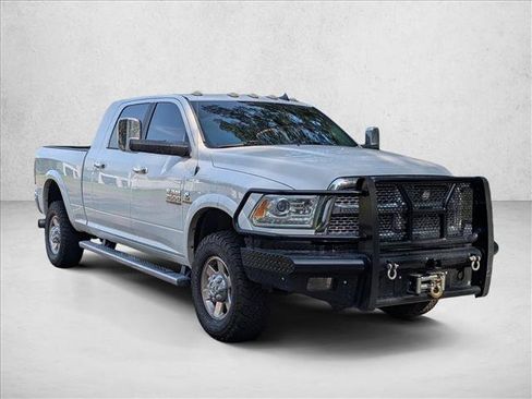 Used 2017 RAM 2500 Laramie AWD/4WD image 3