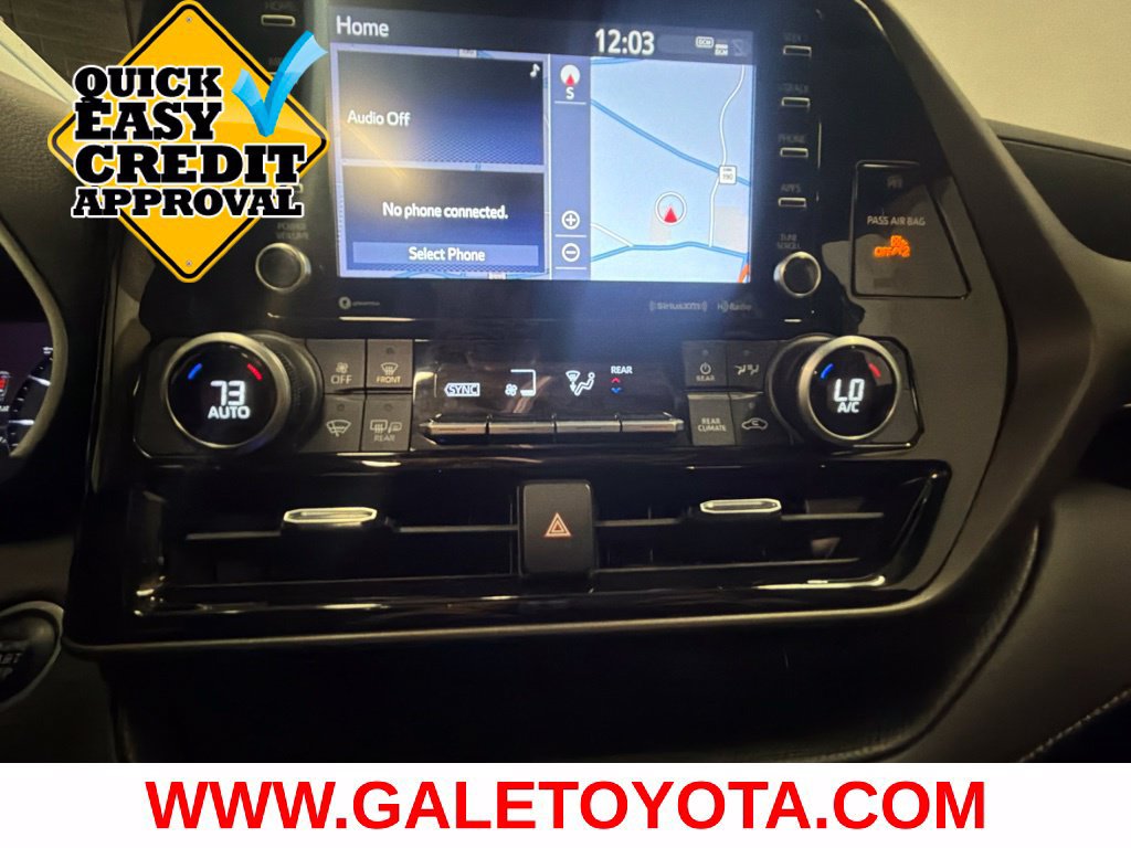 Used 2021 Toyota Highlander XLE AWD/4WD image 28