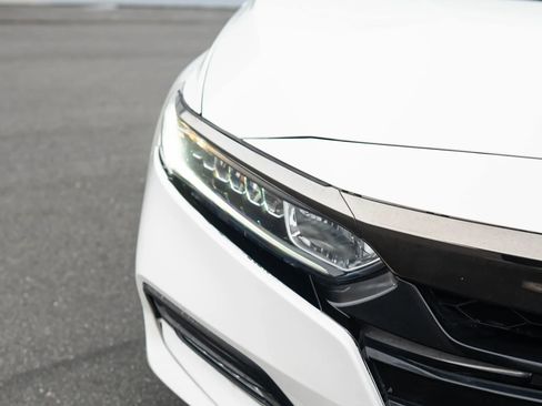 Used 2019 Honda Accord Sport image 11